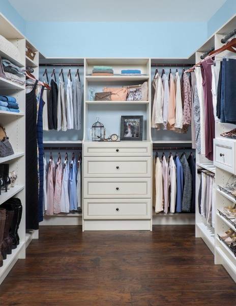 How to Organize a Walk-In Closet