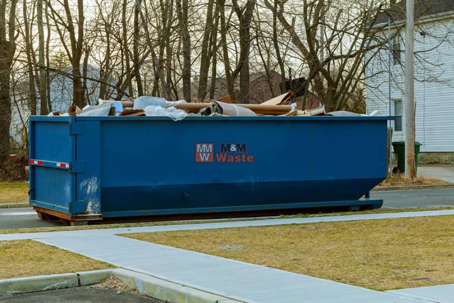 How Renting a Dumpster Can Help You Sell Your Home